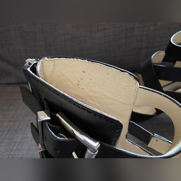 Michael Kors Black Pointed Heals. Size 8 - Picture 4 of 12